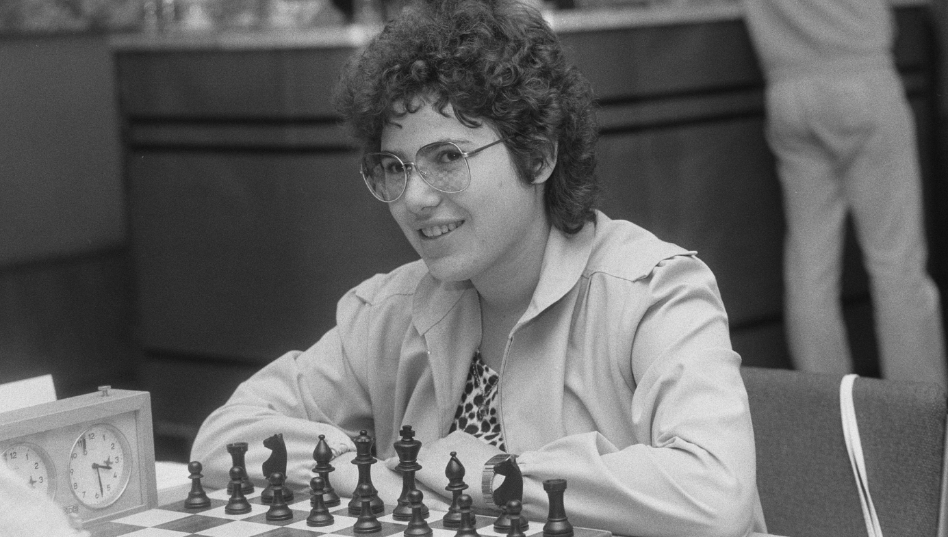 The only female contestant at the Hungarian OHRA Chess Festival, Susan Polgar, July 18, 1985. Alamy