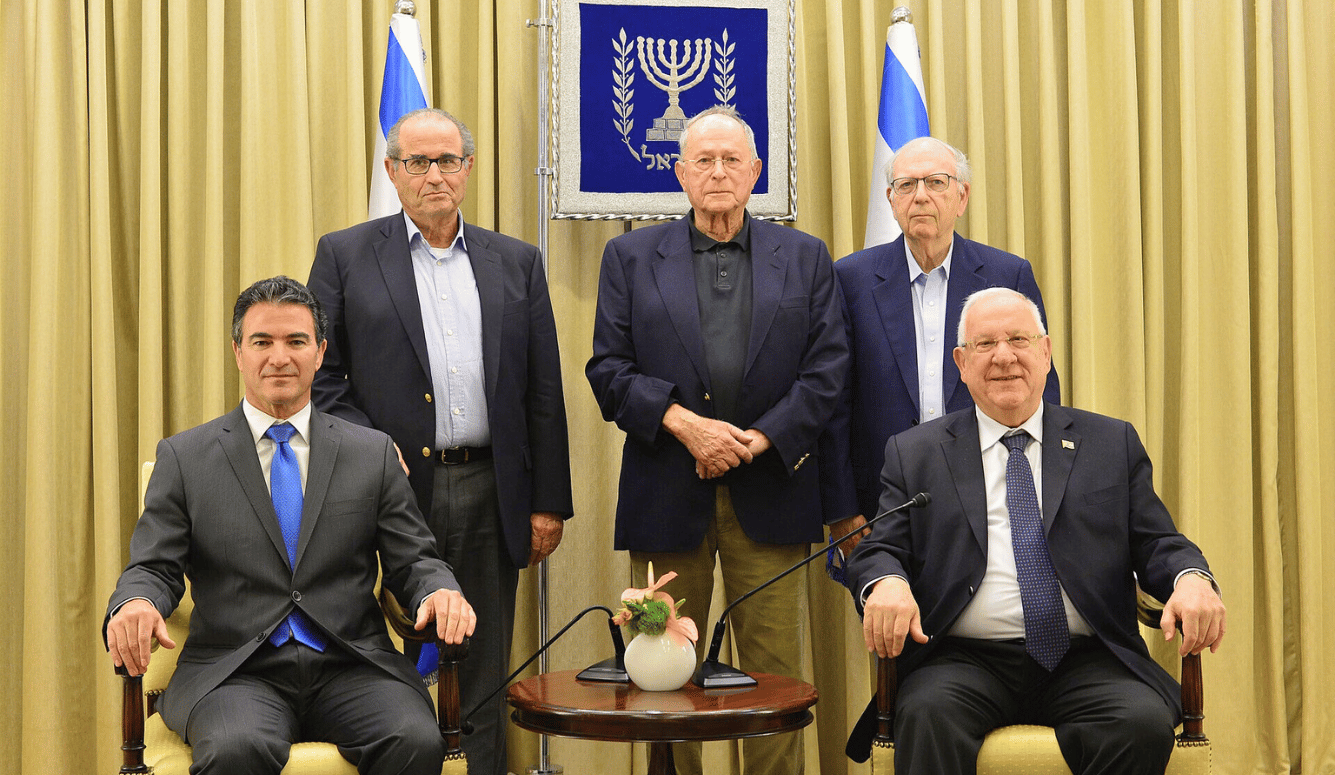 Five Mossad officials including Yossi Cohen at an official ceremony.